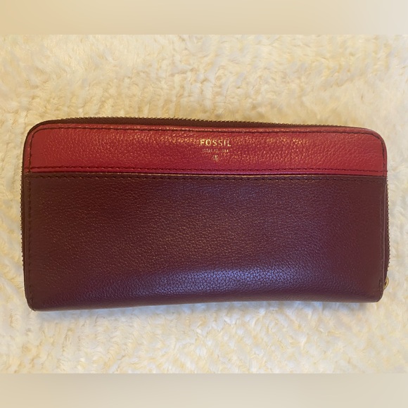 Fossil Bags Fossil Issue No 954 Burgundy Leather Zip Around Clutch